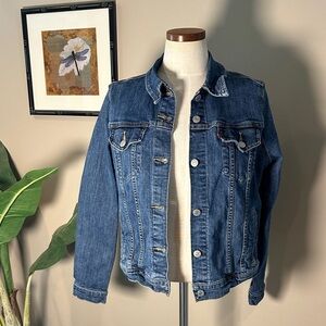 Levi's Classic Blue Denim Trucker Jacket